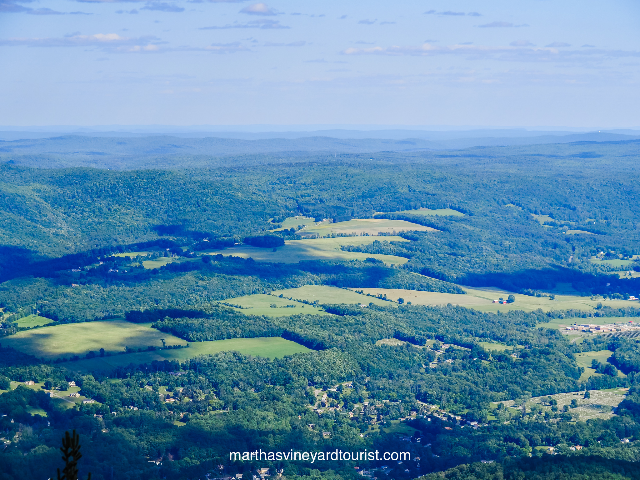 view from the top of Mt Holyoke of Pioneer Valley